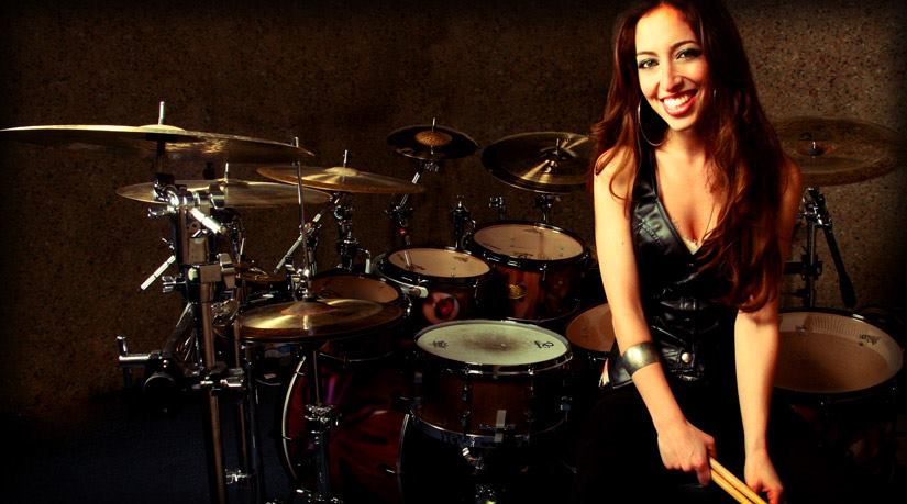 Meytal Cohen. A baterista israelense do metal