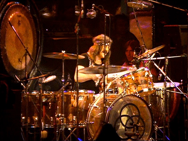 34 Anos sem John Bonham. O mestre das baquetas do Led Zeppelin