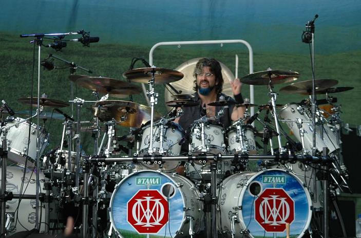 Os Kits mais emblemáticos de Mike Portnoy - Albino Monster