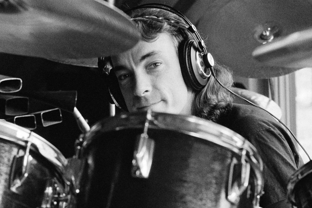 Morre Neil Peart, baterista do Rush aos 67 anos